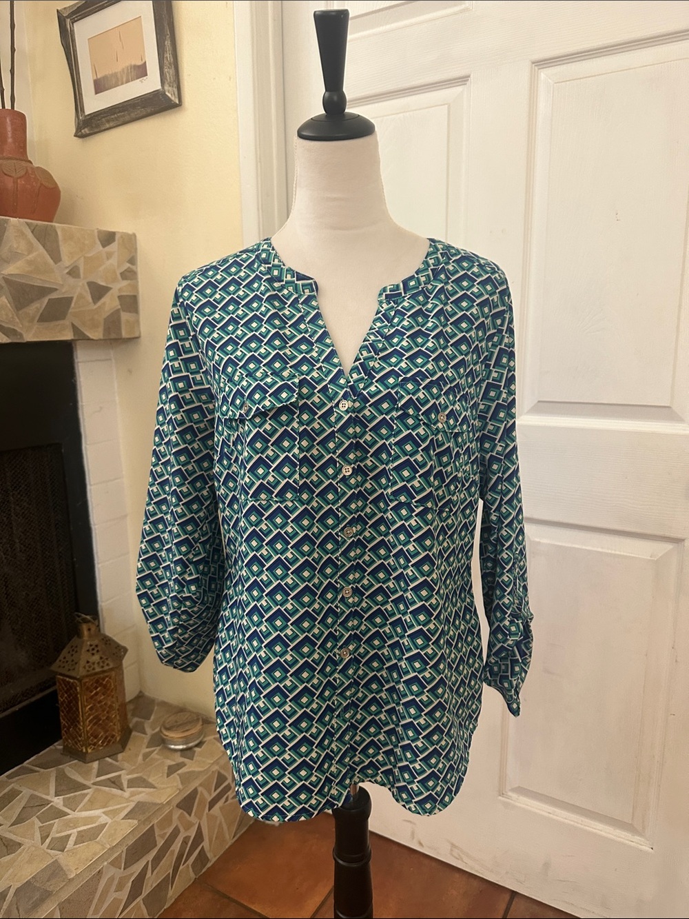 Notations Teal and White Geometric Split-Neck Blouse